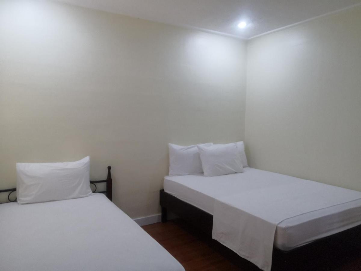 Casa Saudade Condotels And Transient Rooms Olongapo Esterno foto